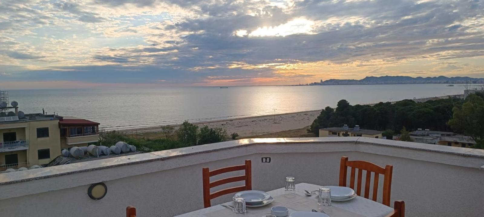 Romance Holiday Garden Inn Durres Exterior photo